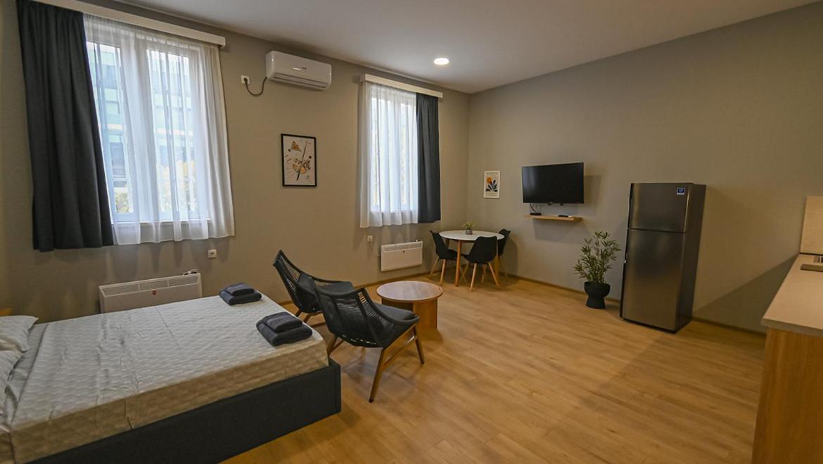 Big Studio Apt.On Liberty Square Tbilisi Eksteriør bilde
