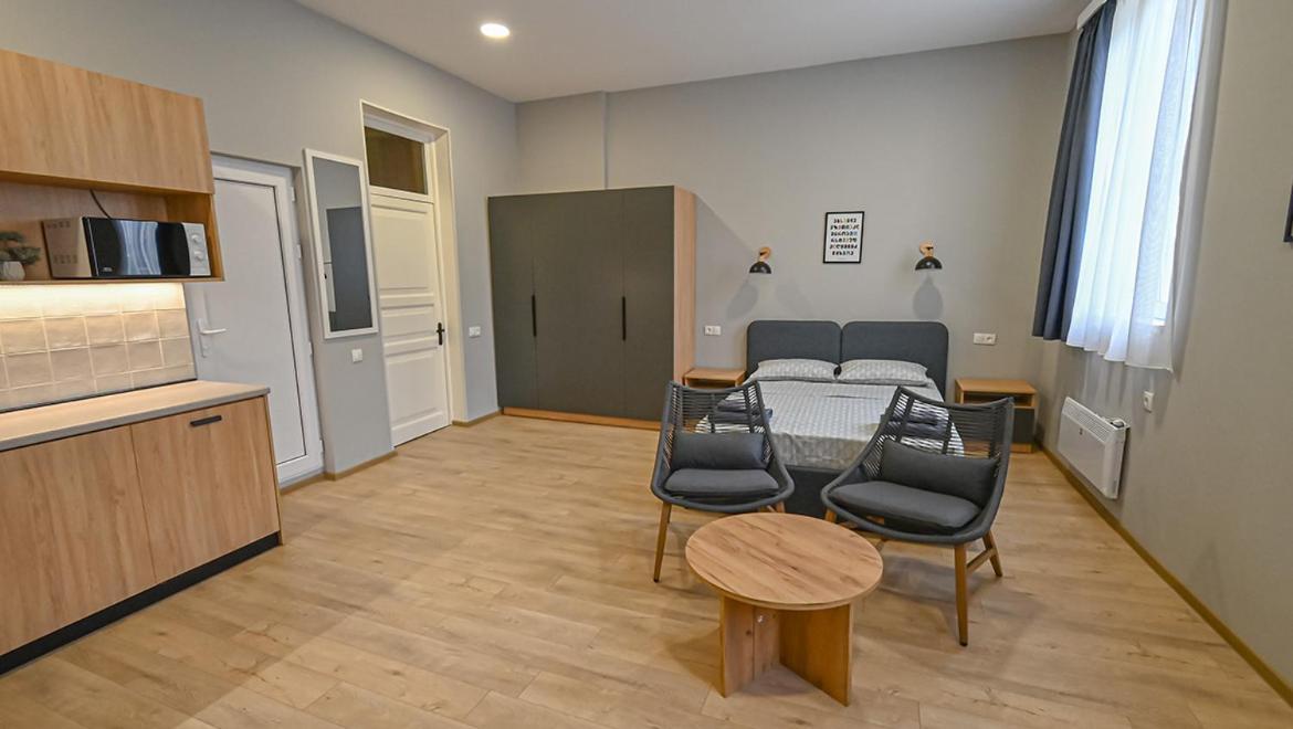 Big Studio Apt.On Liberty Square Tbilisi Eksteriør bilde