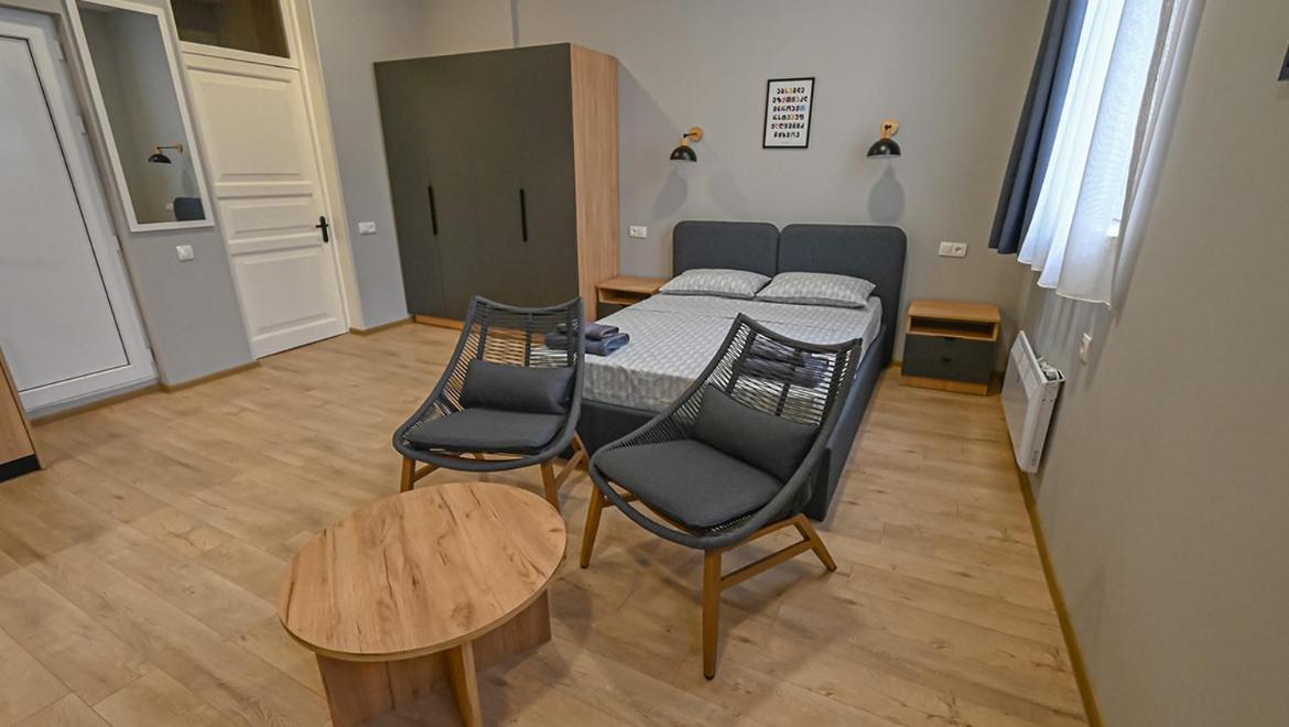 Big Studio Apt.On Liberty Square Tbilisi Eksteriør bilde